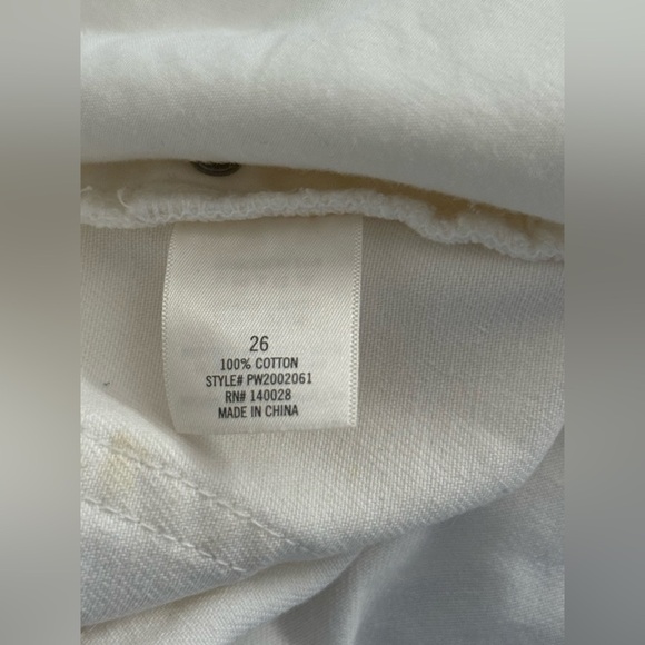 Harper White High Waist Denim Shorts - Picture 4 of 4